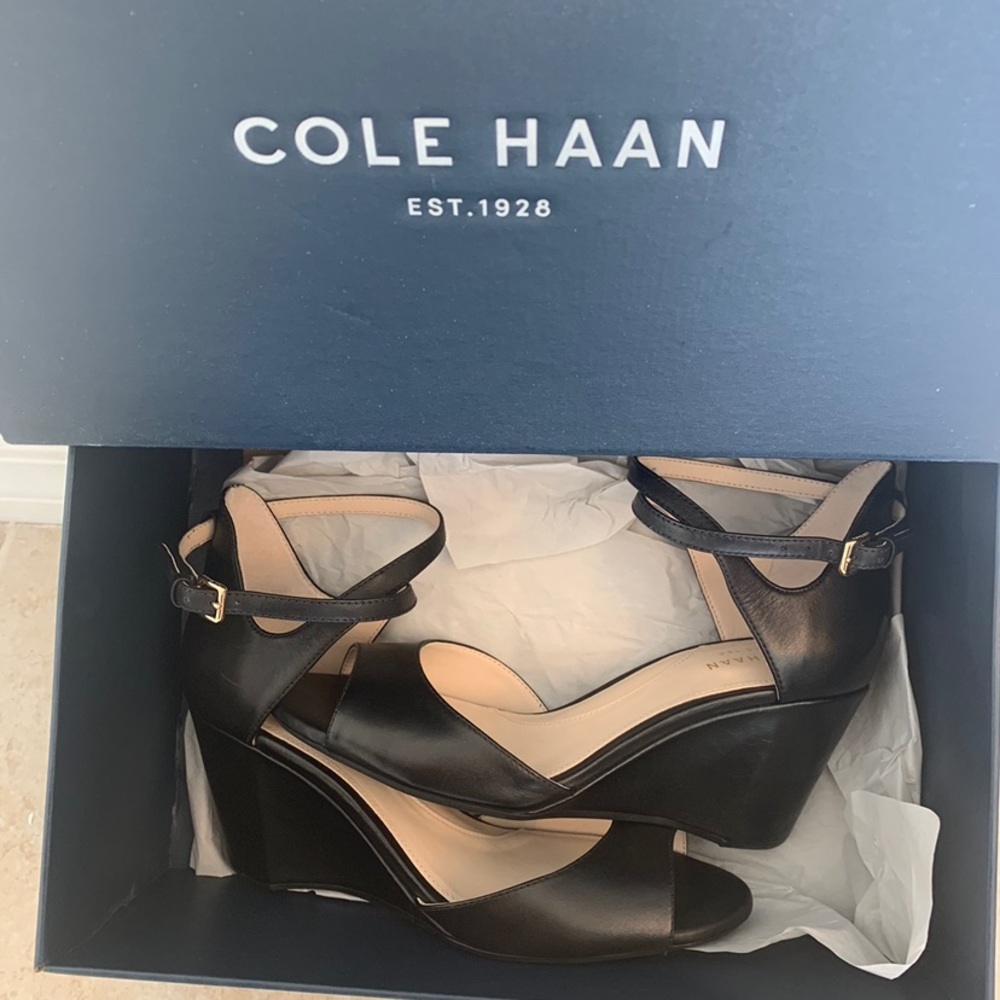 Cole Haan 5.5 black wedges